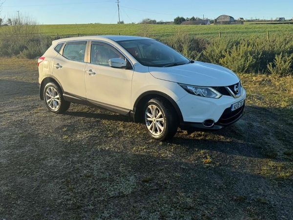 Nissan Qashqai Hatchback, Diesel, 2014, White
