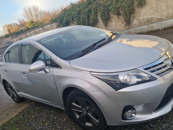 Toyota Avensis Saloon, Diesel, 2014, Silver