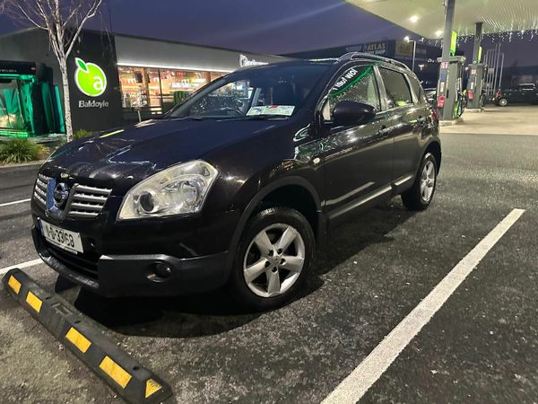 Nissan Qashqai Hatchback, Diesel, 2011, Purple
