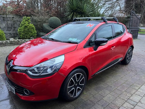 Renault Clio Hatchback, Petrol, 2013, Red