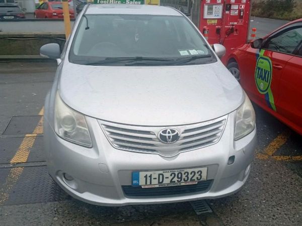 Toyota Avensis Saloon, Diesel, 2011, Silver