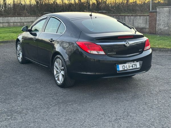 Vauxhall Insignia Hatchback, Diesel, 2012, Black
