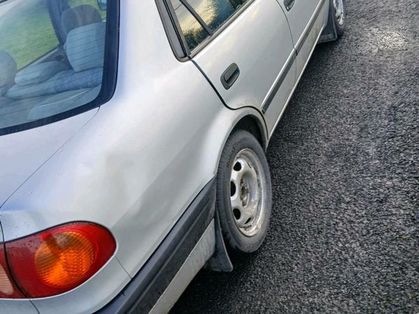 Toyota Corolla Saloon, Petrol, 1998, Grey
