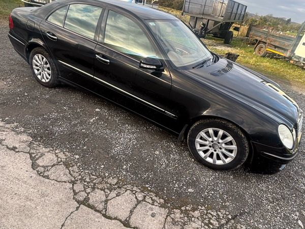 Mercedes-Benz E-Class Saloon, Diesel, 2008, Black