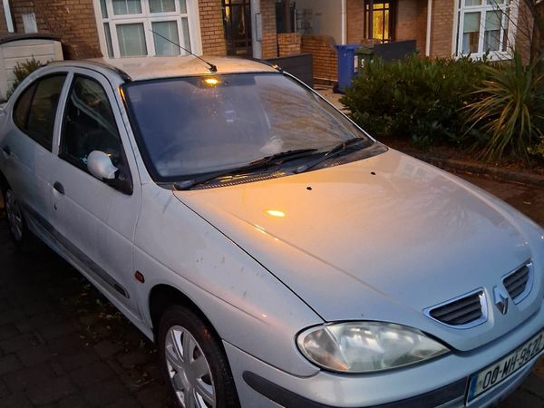 Renault Megane Saloon, Petrol, 2000, Grey