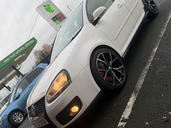 Volkswagen Golf Hatchback, Petrol, 2007, White