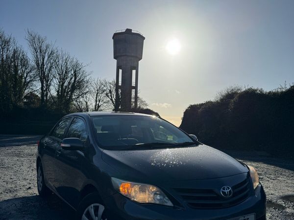 Toyota Corolla Saloon, Diesel, 2011, Grey