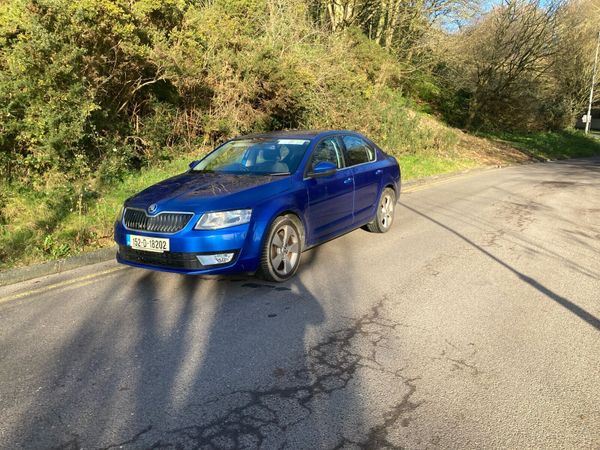 Skoda Octavia Saloon, Diesel, 2015, Blue