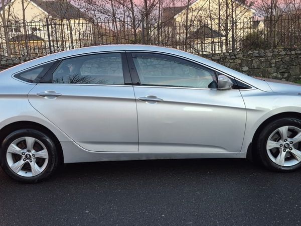Hyundai i40 Saloon, Diesel, 2013, Silver