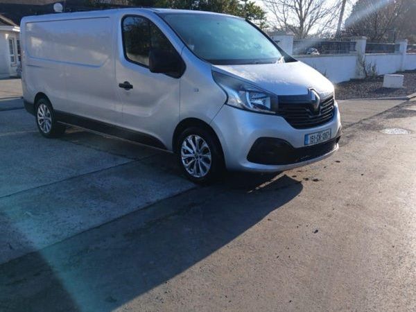 Renault Trafic MPV, Diesel, 2015, Silver