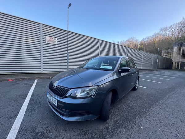 Skoda Fabia Hatchback, Petrol, 2015, Grey