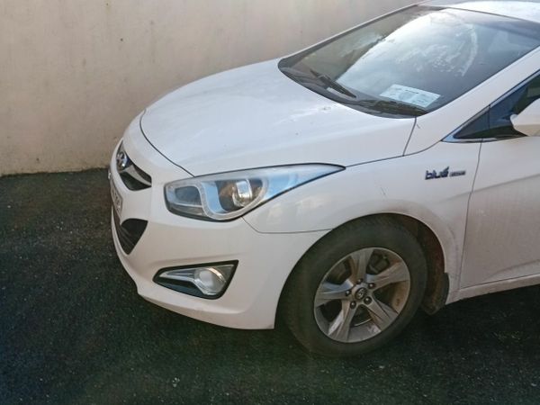 Hyundai i40 Saloon, Diesel, 2014, White