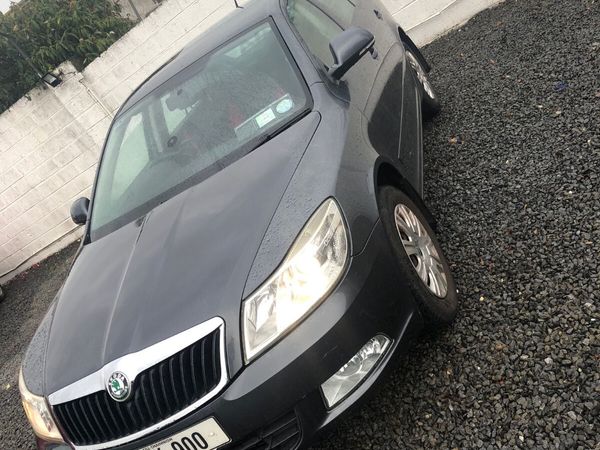 Skoda Octavia Hatchback, Petrol, 2011, Grey