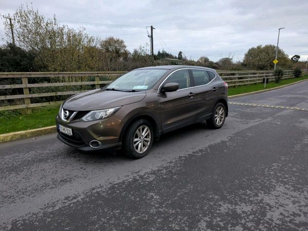 Nissan Qashqai Hatchback, Diesel, 2015, Brown