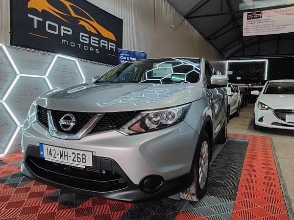Nissan Qashqai Hatchback, Diesel, 2014, Silver