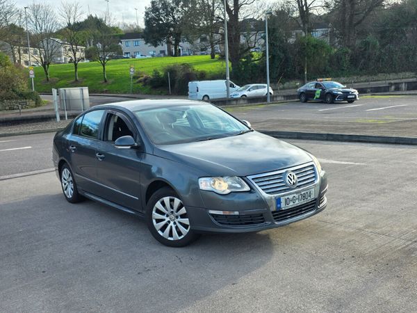 Volkswagen Passat Saloon, Diesel, 2010, Grey