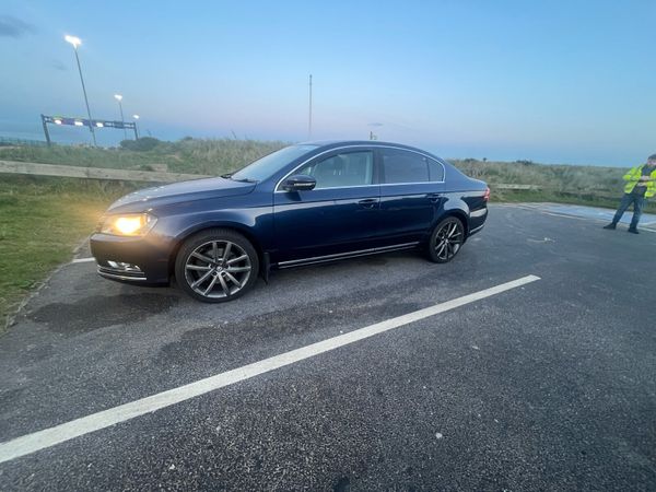 Volkswagen Passat Saloon, Diesel, 2011, Blue