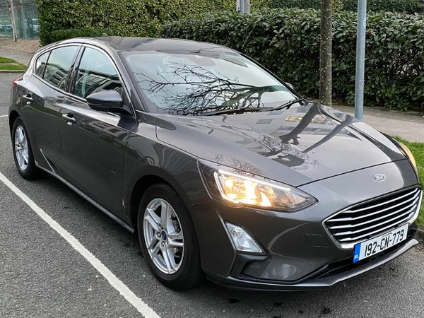Ford Focus Hatchback, Diesel, 2019, Grey