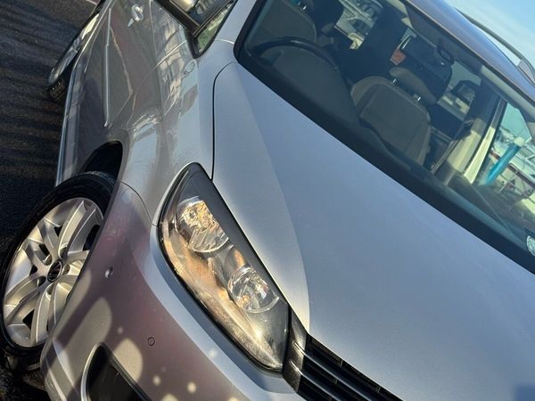 Volkswagen Touran MPV, Diesel, 2011, Silver