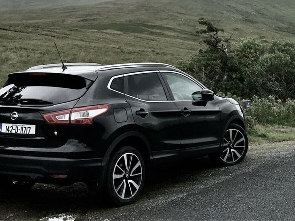 Nissan Qashqai Hatchback, Diesel, 2014, Black