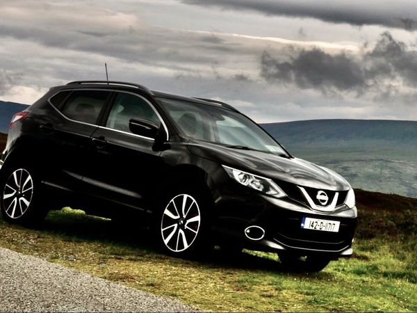 Nissan Qashqai Hatchback, Diesel, 2014, Black