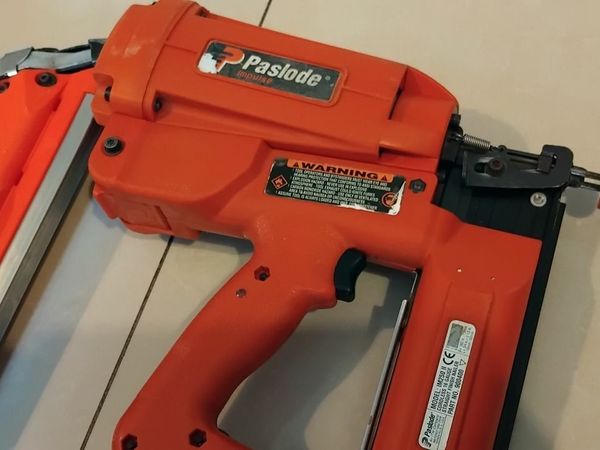 Paslode im350 + im250 Nail Guns