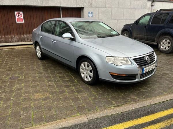 Volkswagen Passat Saloon, Petrol, 2006, Blue