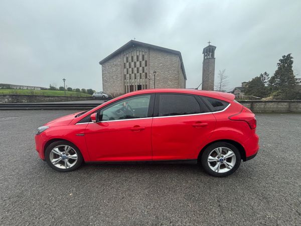 Ford Focus Hatchback, Diesel, 2012, Red