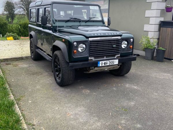 Land Rover Defender SUV, Diesel, 2011, Green