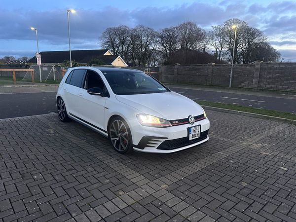 Volkswagen Golf Hatchback, Petrol, 2016, White
