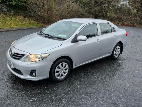 Toyota Corolla Saloon, Petrol, 2012, Silver