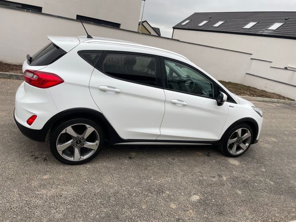 Ford Fiesta Hatchback, Petrol, 2019, White