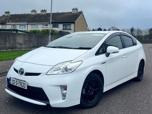 Toyota Prius Hatchback, Petrol Hybrid, 2013, White