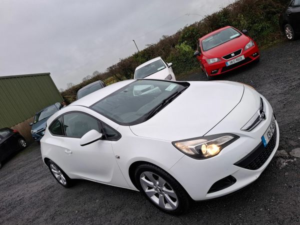 Opel Astra Hatchback, Petrol, 2013, White