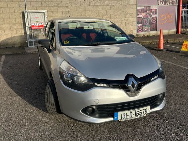 Renault Clio Hatchback, Petrol, 2013, Silver