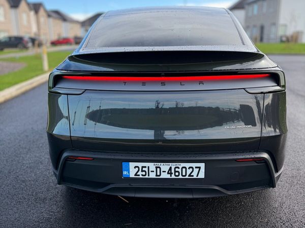 Tesla Model Y MPV, Electric, 2025, Grey