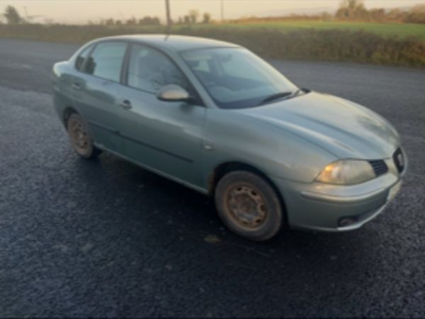 SEAT Cordoba Saloon, Petrol, 2003, Green
