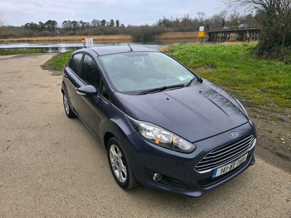 Ford Fiesta Hatchback, Petrol, 2014, Blue