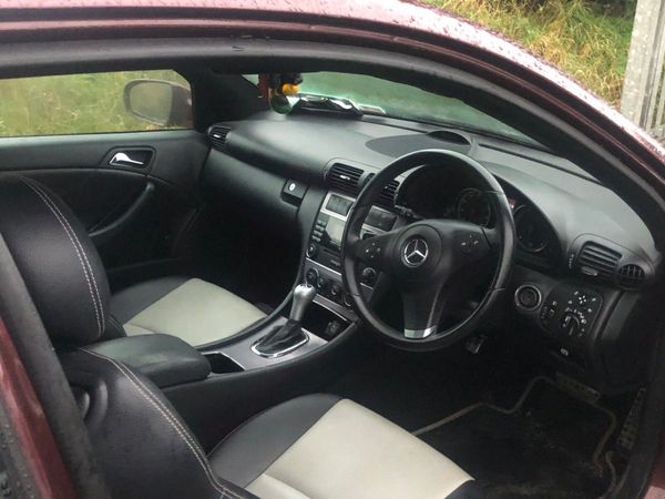 Mercedes-Benz C-Class Coupe, Diesel, 2008, Red