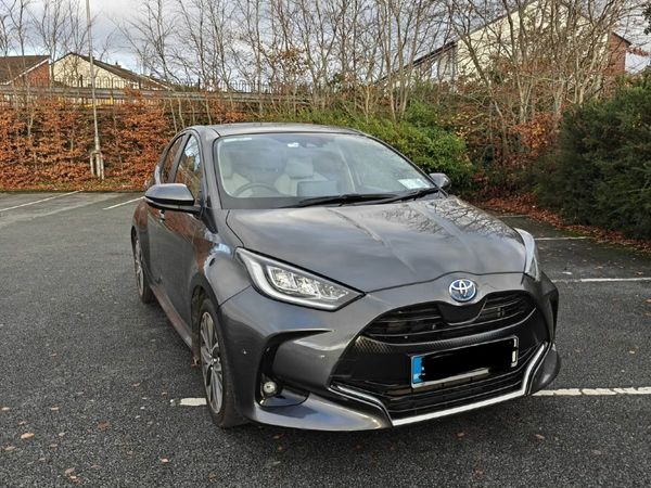 Toyota Yaris Hatchback, Petrol Hybrid, 2022, Grey