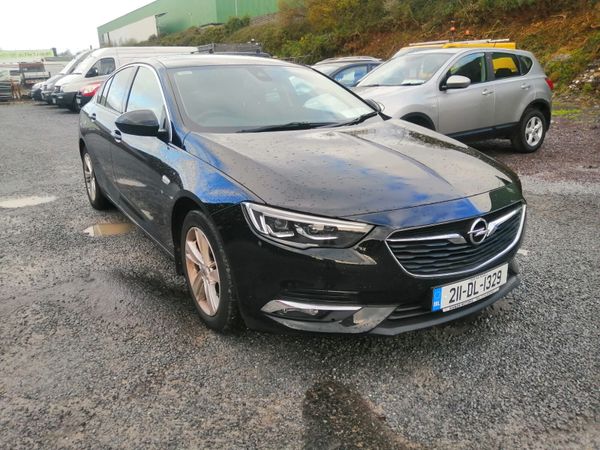 Opel Insignia Hatchback, Diesel, 2021, Black