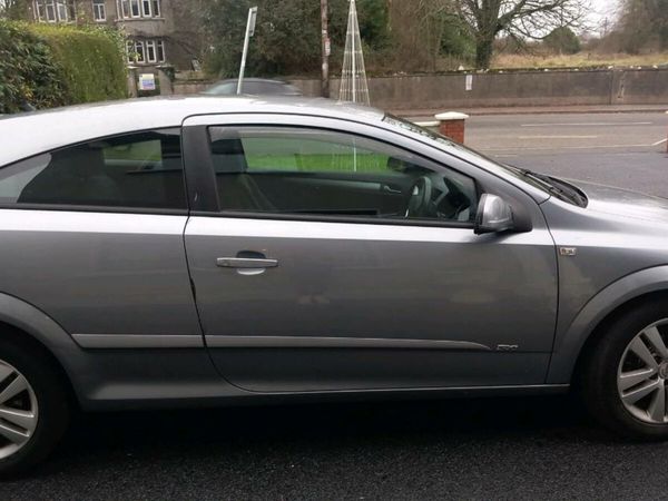 Opel Astra Hatchback, Petrol, 2008, Silver