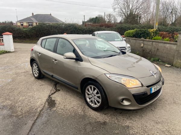 Renault Megane Hatchback, Diesel, 2011, Gold