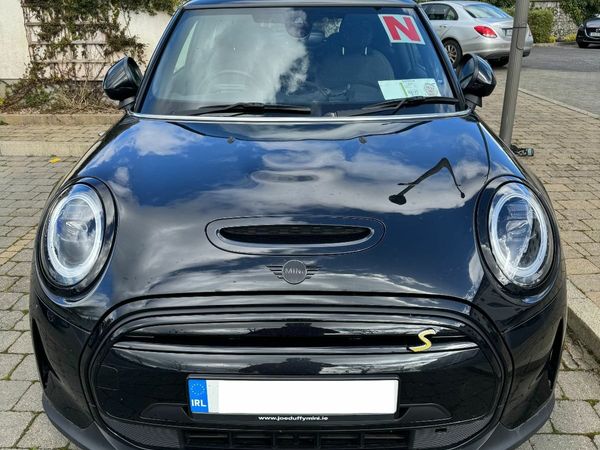 Mini Cooper Hatchback, Electric, 2023, Black