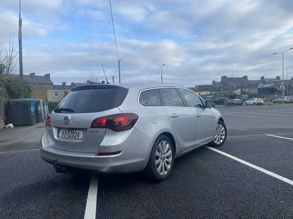 Vauxhall Astra Estate, Diesel, 2011, Silver