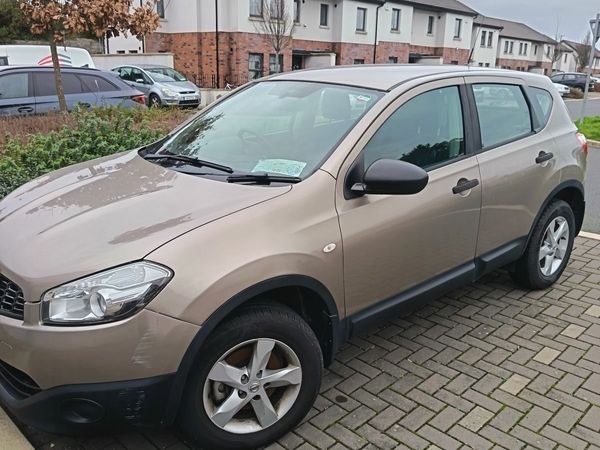 Nissan Qashqai Hatchback, Diesel, 2012, Brown