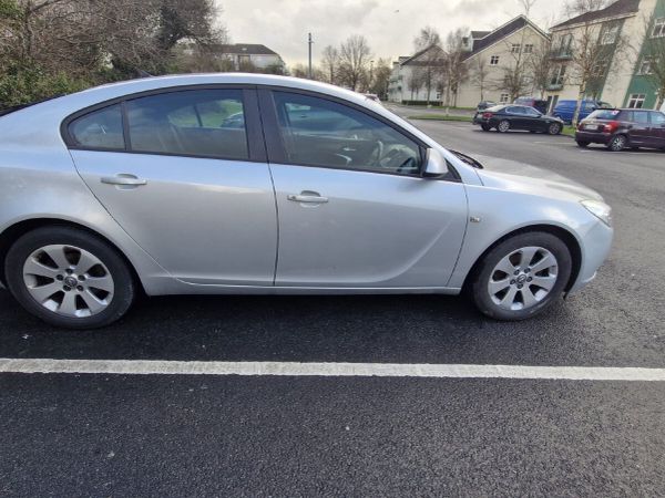 Opel Insignia Hatchback, Diesel, 2011, Silver