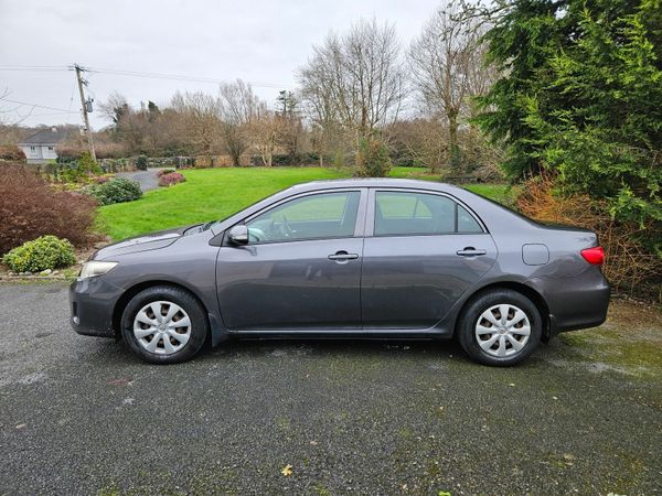 Toyota Corolla Saloon, Diesel, 2011, Grey