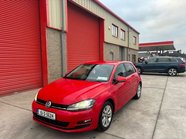 Volkswagen Golf Hatchback, Petrol, 2015, Red