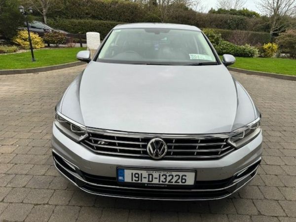 Volkswagen Passat Saloon, Diesel, 2019, Grey